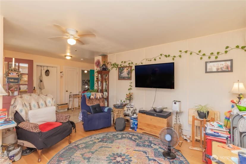 Property photo for 303 3rd Street Ne, Yelm photo 10