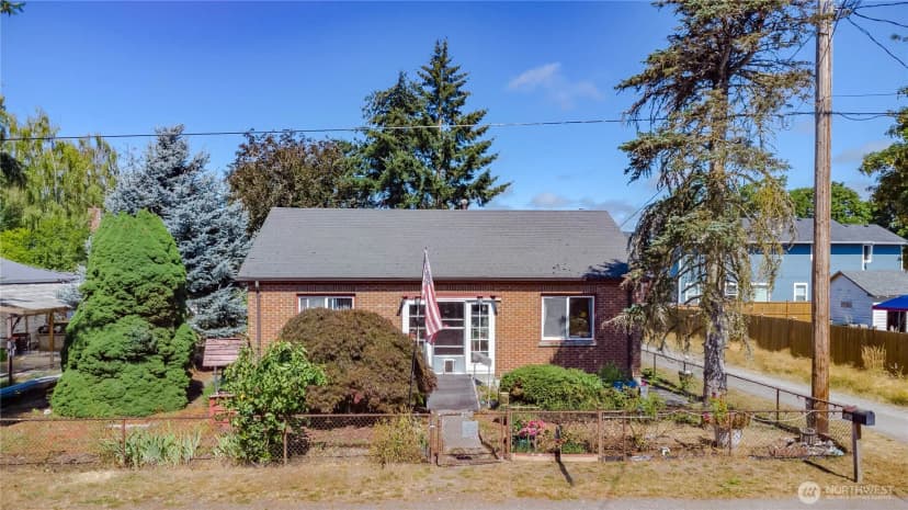 Property photo for 303 3rd Street Ne, Yelm photo 15