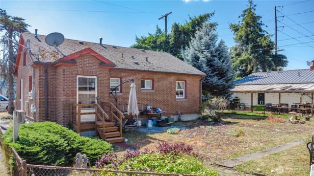Property photo for 303 3rd Street Ne, Yelm photo 3