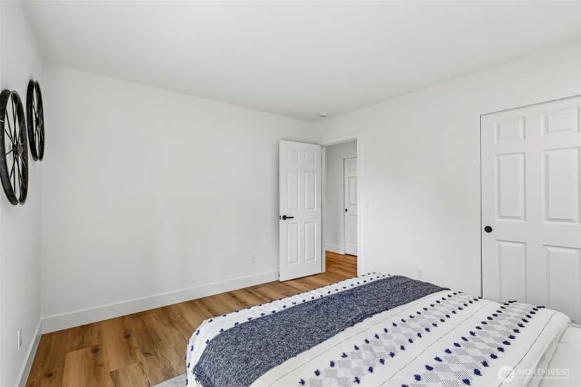 Property photo for 10530 Ne 119th Place, Kirkland photo 27