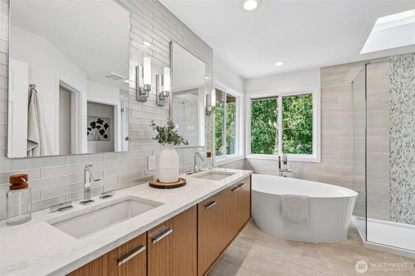 Property photo for 10530 Ne 119th Place, Kirkland photo 10
