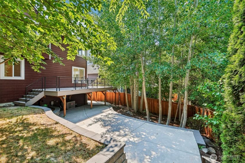 Property photo for 10530 Ne 119th Place, Kirkland photo 29