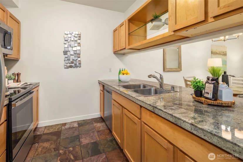 Property photo for 300 110th Avenue Ne #312, Bellevue photo 12
