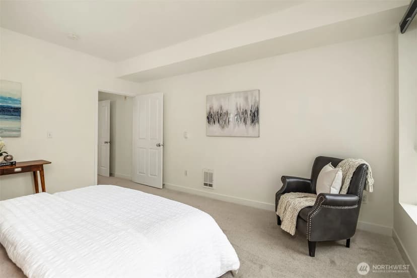 Property photo for 300 110th Avenue Ne #312, Bellevue photo 17