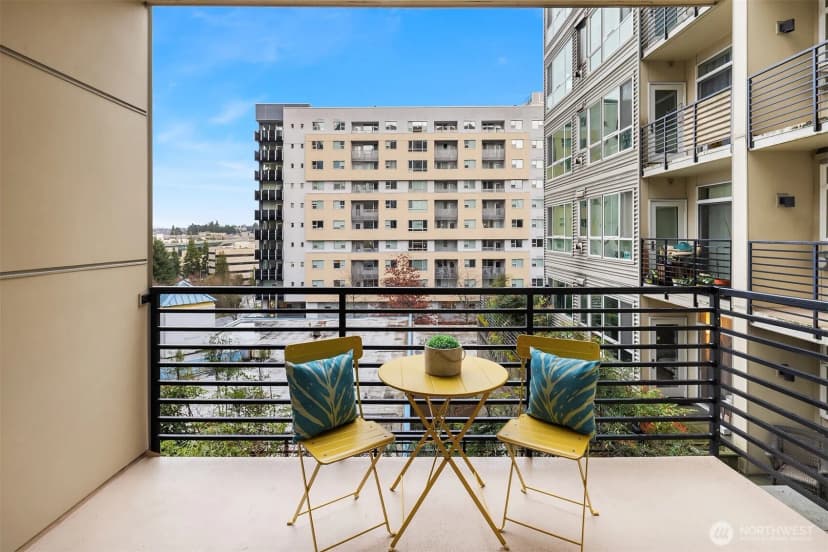 Property photo for 300 110th Avenue Ne #312, Bellevue photo 4