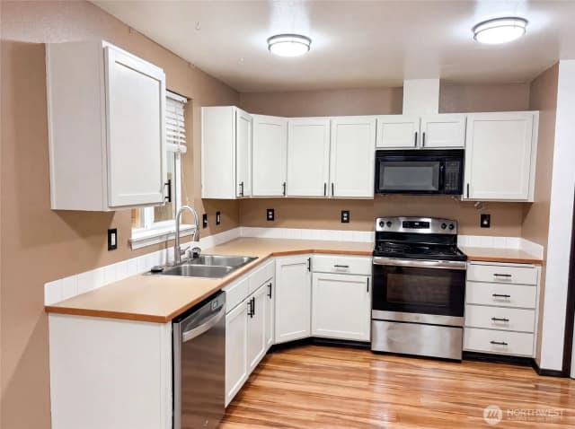 Property photo for 4919 106th Street Ne, Marysville photo 2