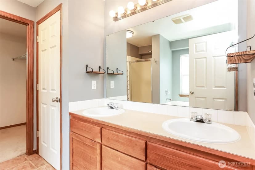 Property photo for 4919 106th Street Ne, Marysville photo 17