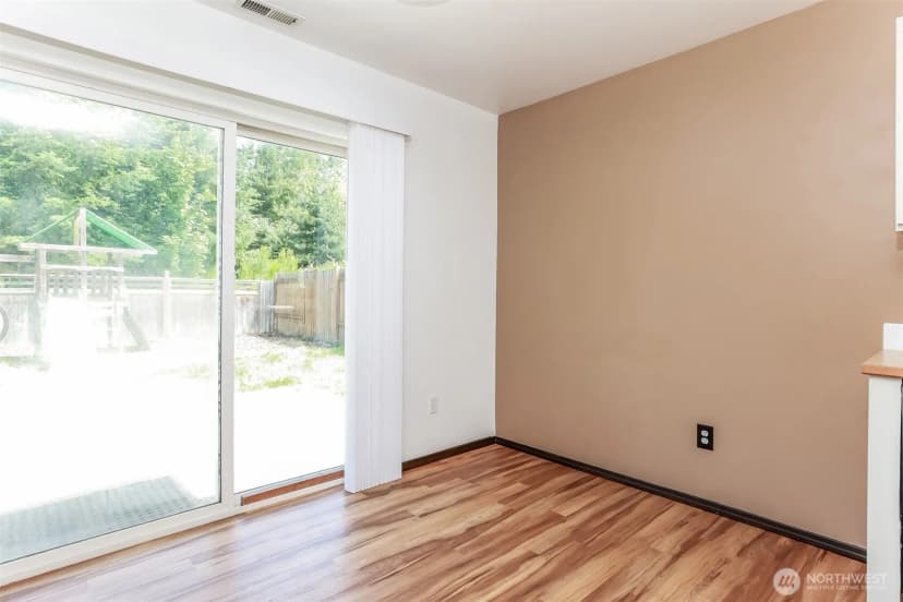 Property photo for 4919 106th Street Ne, Marysville photo 8
