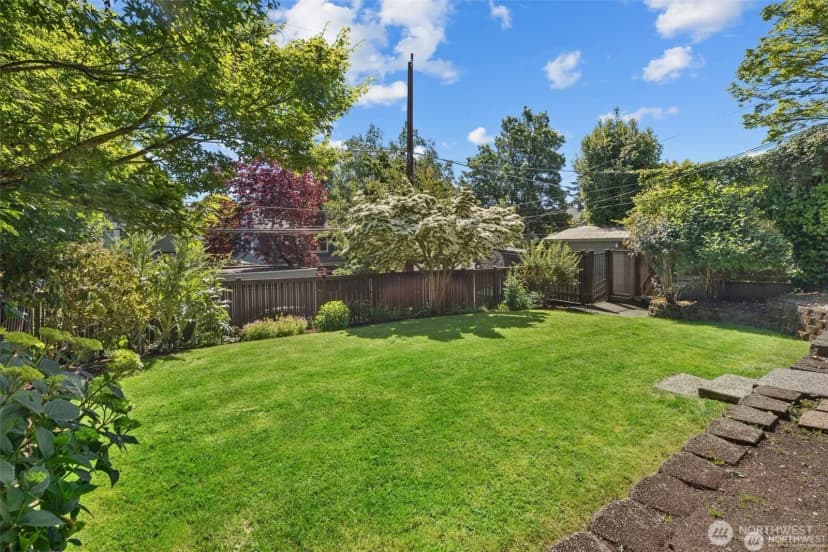Property photo for 938 18th Avenue E, Seattle photo 29