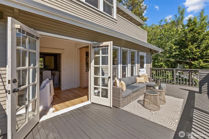 Property photo for 938 18th Avenue E, Seattle photo 13