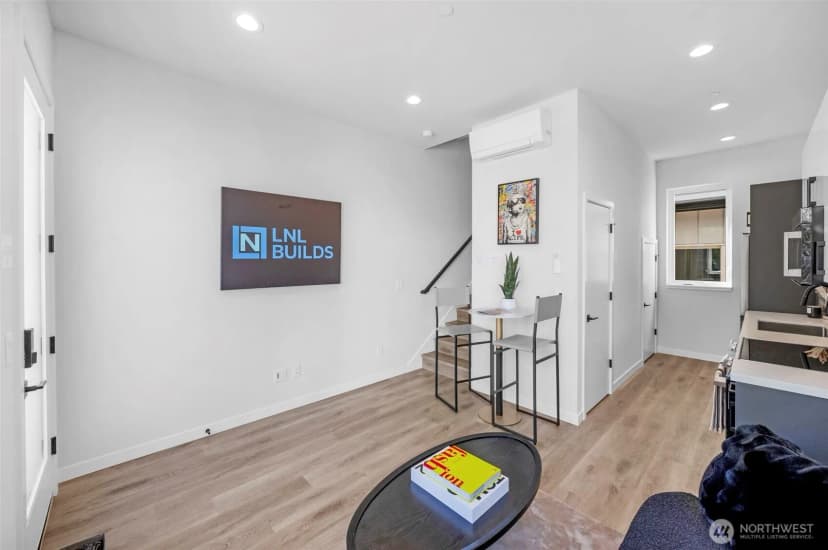 Property photo for 6723 Carleton Avenue S #b, Seattle photo 12