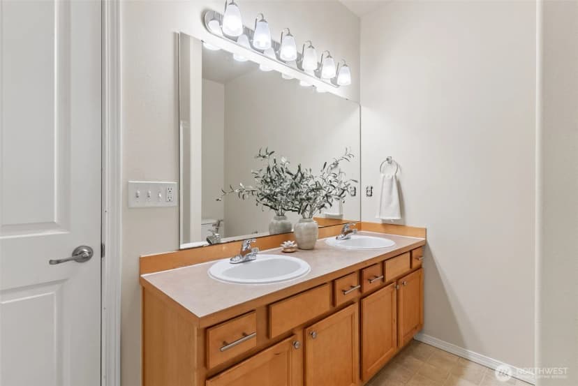 Property photo for 14915 38th Drive Se #u1154, Bothell photo 22
