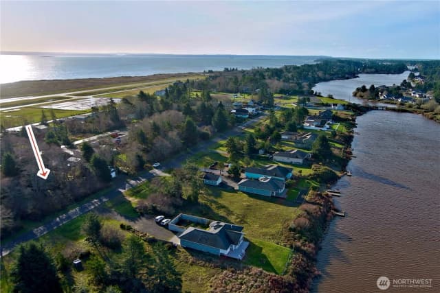 Property photo for 576 E Chance A La Mer Ne, Ocean Shores photo 4