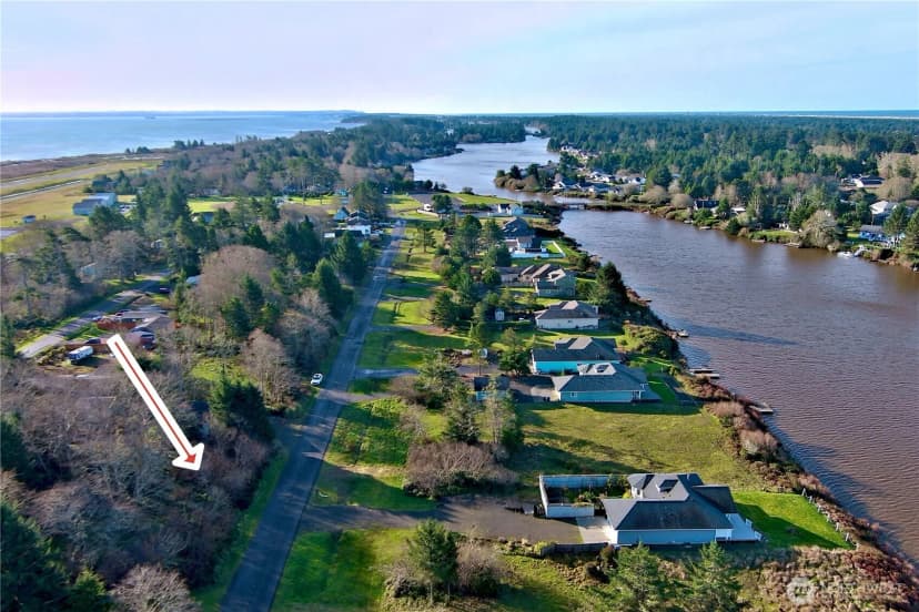 Property photo for 576 E Chance A La Mer Ne, Ocean Shores