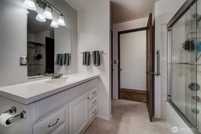 Property photo for 7085 Thebes Street Ne, Bremerton photo 19