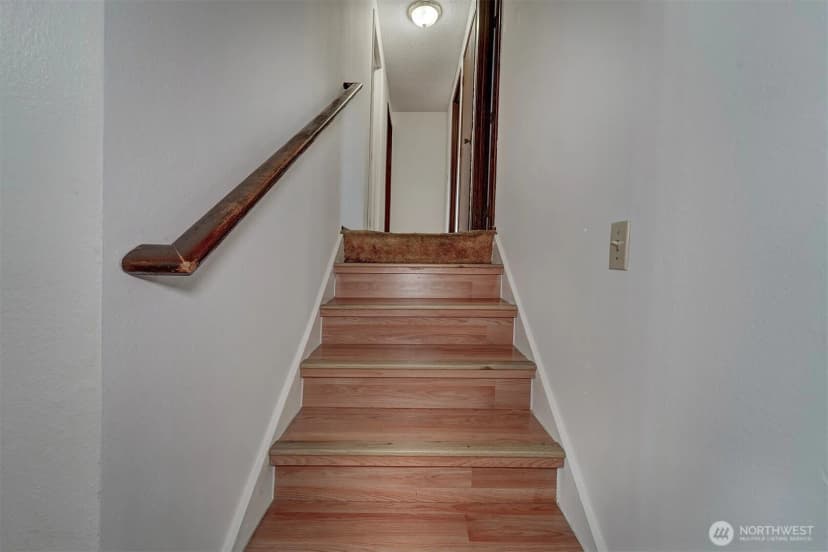 Property photo for 7085 Thebes Street Ne, Bremerton photo 16