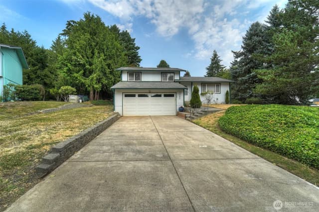 Property photo for 7085 Thebes Street Ne, Bremerton photo 3