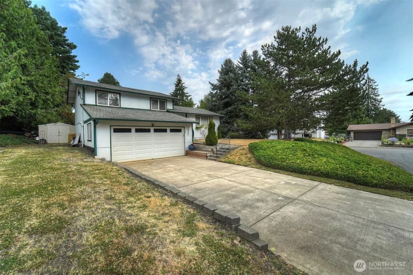 Property photo for 7085 Thebes Street Ne, Bremerton photo 2