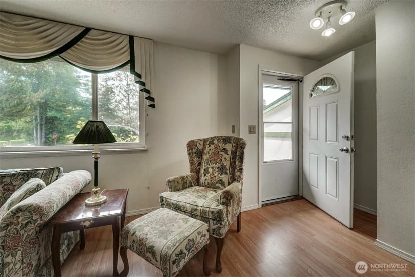 Property photo for 7085 Thebes Street Ne, Bremerton photo 9