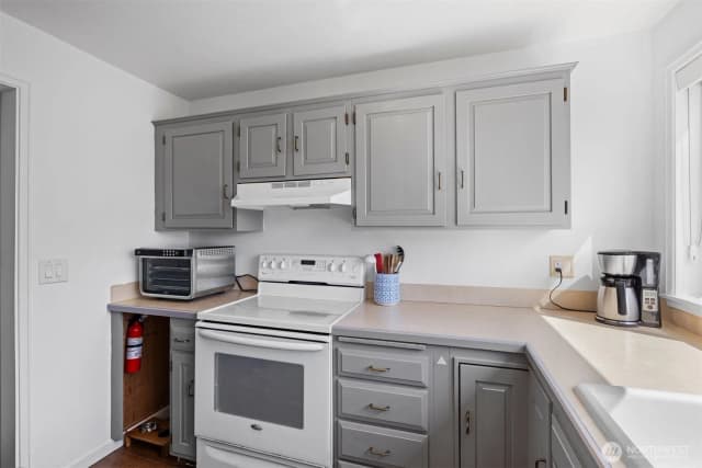 Property photo for 303 13th Avenue E #301, Seattle photo 4
