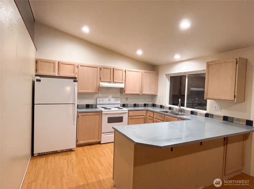 Property photo for 12531 81st Place Ne, Kirkland photo 6