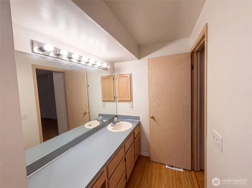 Property photo for 12531 81st Place Ne, Kirkland photo 19