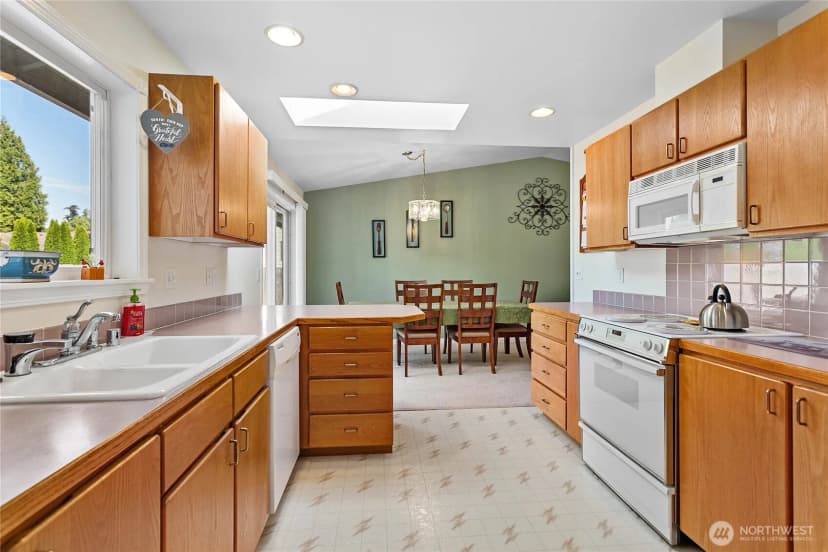 Property photo for 8163 Skeena Way, Blaine photo 12