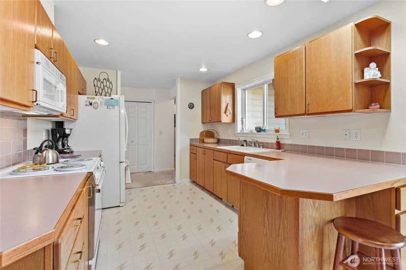 Property photo for 8163 Skeena Way, Blaine photo 10
