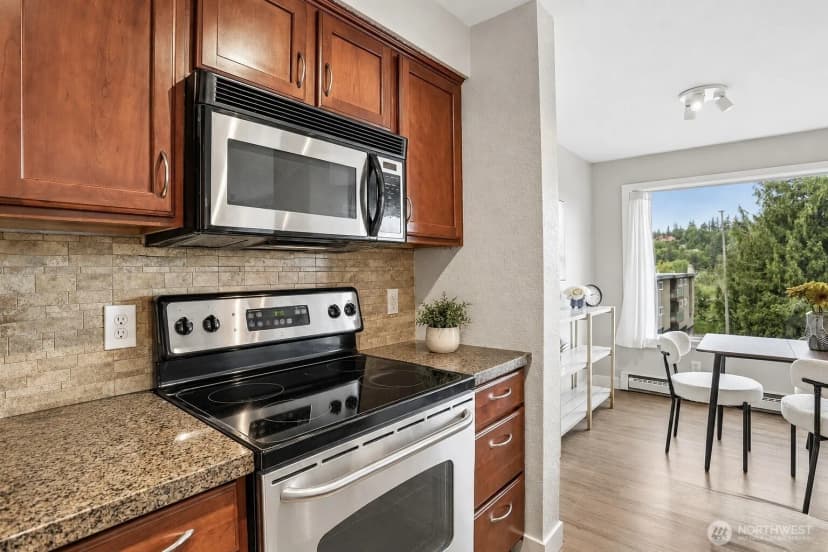 Property photo for 430 Bellevue Way Se #105, Bellevue photo 7