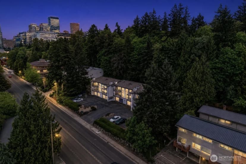 Property photo for 430 Bellevue Way Se #105, Bellevue photo 20