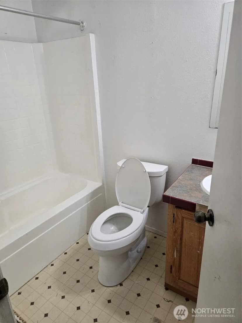 Property photo for 19 Wynooche Road W, Montesano photo 18