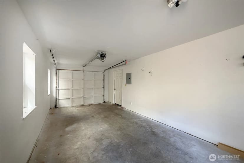 Property photo for 12527 27th Avenue Ne #d, Seattle photo 32
