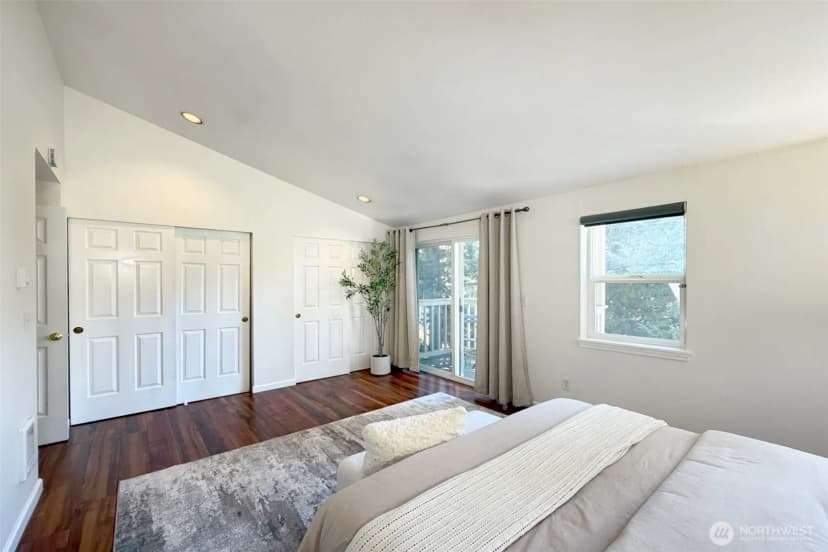 Property photo for 12527 27th Avenue Ne #d, Seattle photo 18