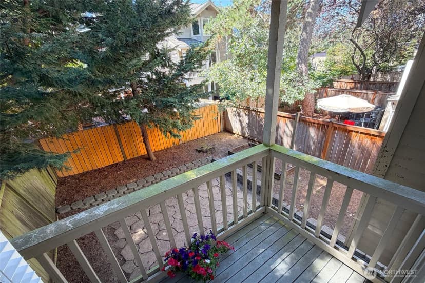 Property photo for 12527 27th Avenue Ne #d, Seattle photo 13