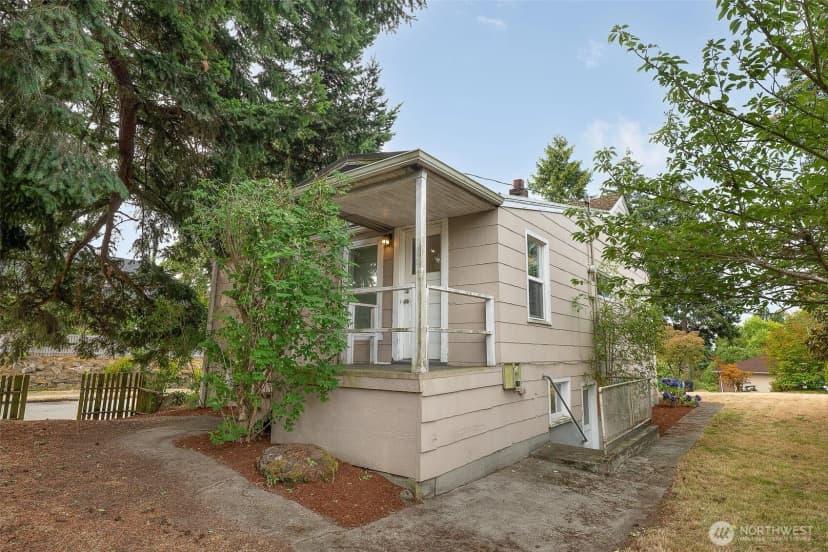 Property photo for 9002 2nd Avenue Ne, Seattle photo 31