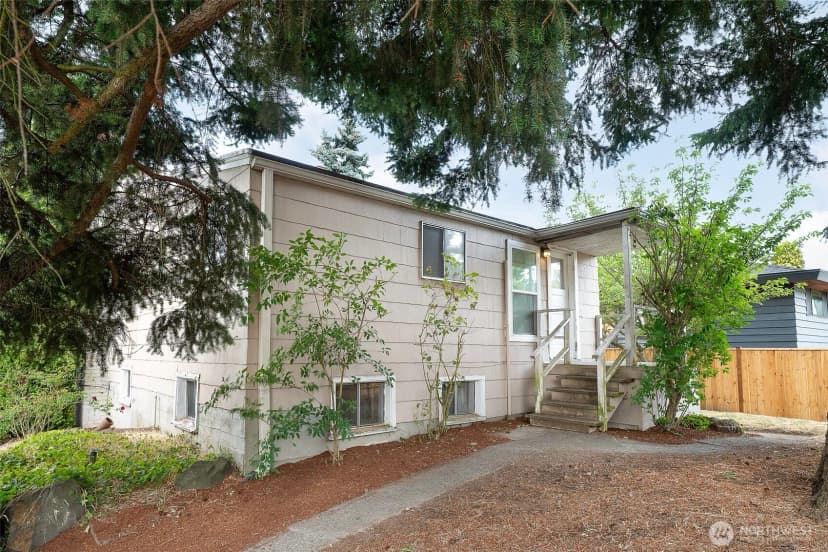 Property photo for 9002 2nd Avenue Ne, Seattle photo 32