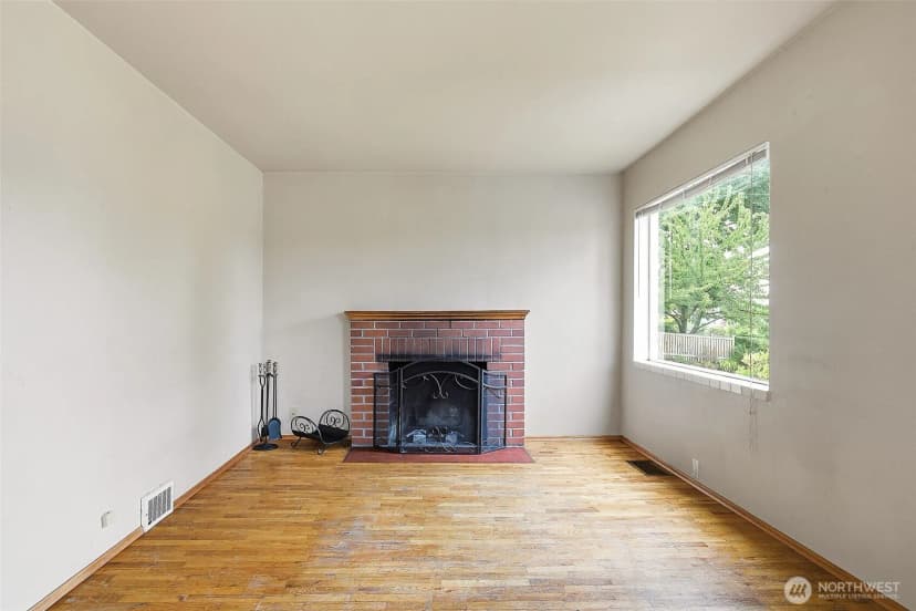 Property photo for 9002 2nd Avenue Ne, Seattle photo 10