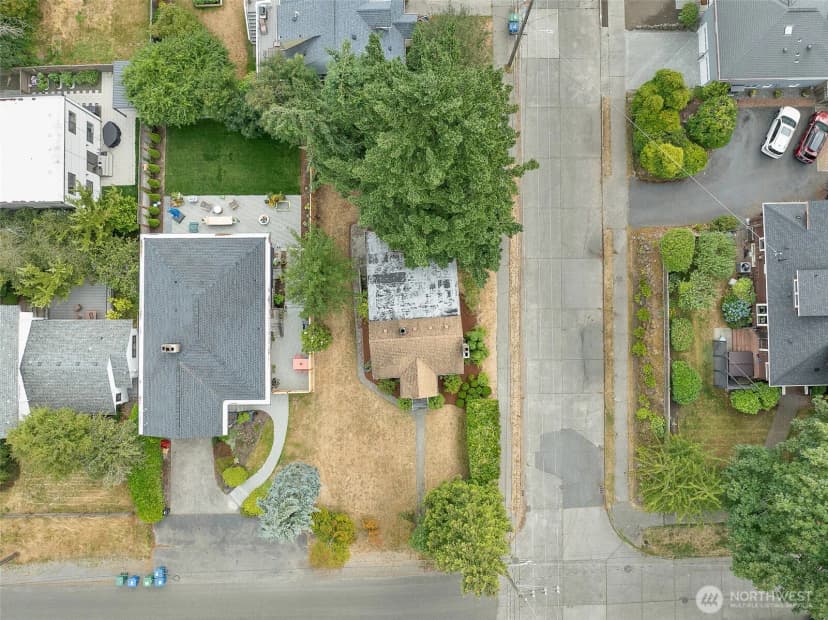 Property photo for 9002 2nd Avenue Ne, Seattle photo 7
