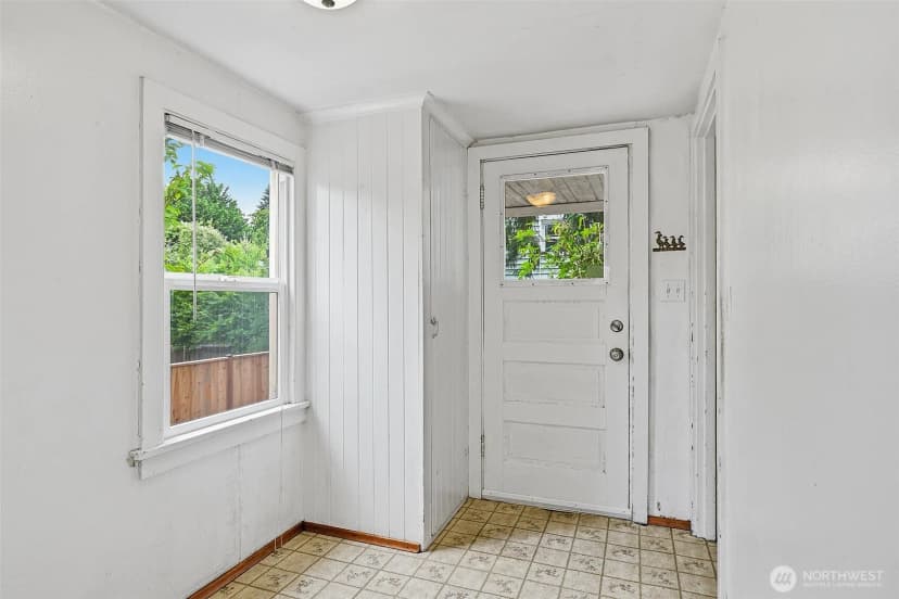 Property photo for 9002 2nd Avenue Ne, Seattle photo 16