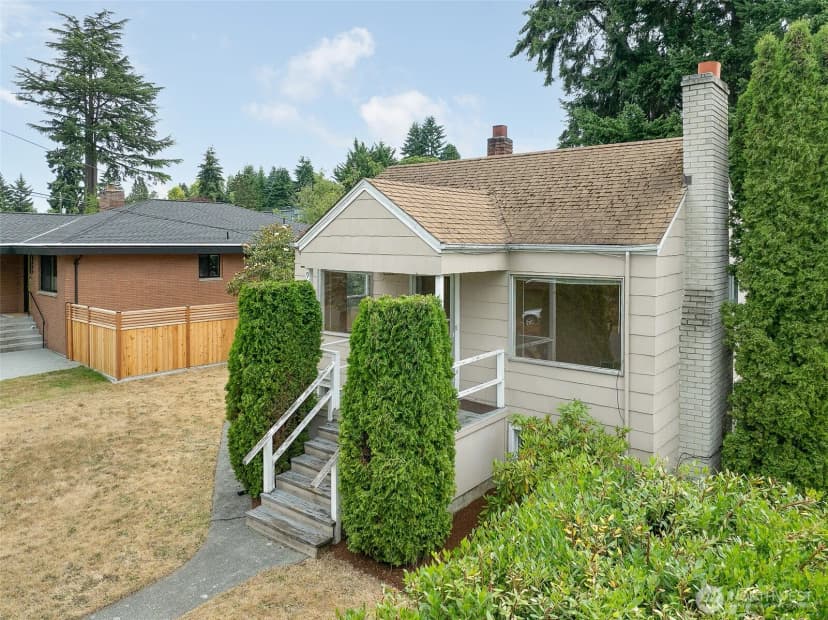 Property photo for 9002 2nd Avenue Ne, Seattle photo 3