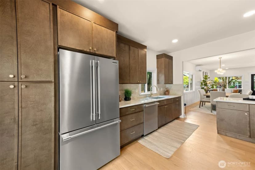 Property photo for 520 30th Avenue E, Seattle photo 9