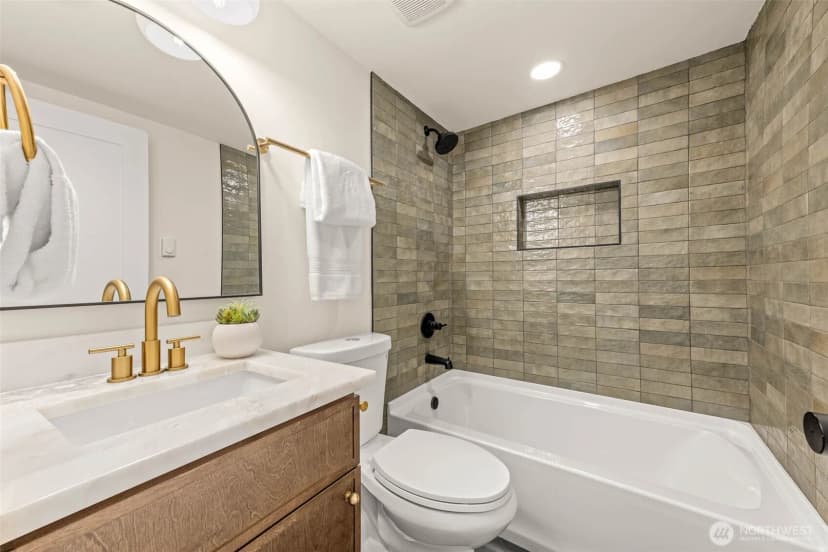 Property photo for 520 30th Avenue E, Seattle photo 23