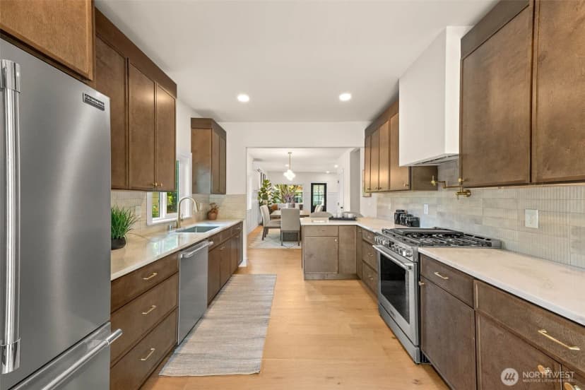 Property photo for 520 30th Avenue E, Seattle photo 10