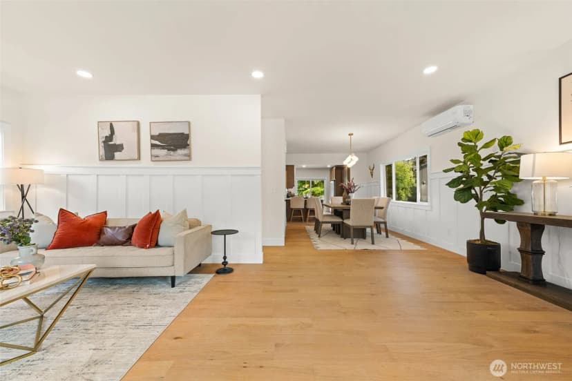Property photo for 520 30th Avenue E, Seattle photo 4