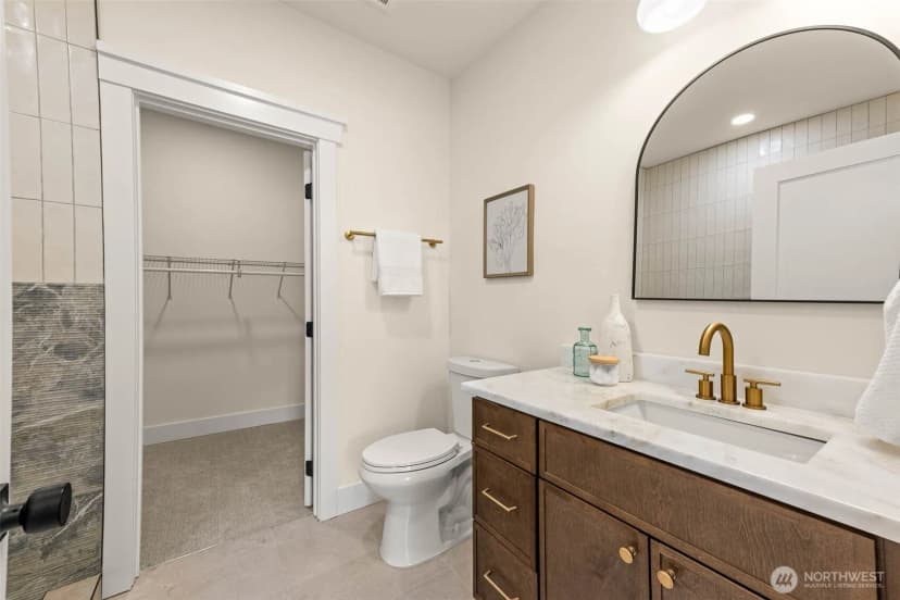 Property photo for 520 30th Avenue E, Seattle photo 16