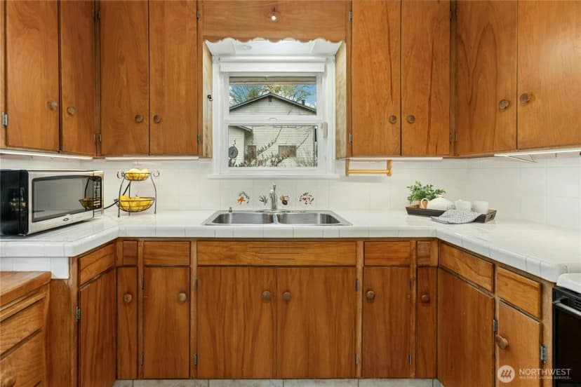 Property photo for 6526 Ne 198th Street, Kenmore photo 15