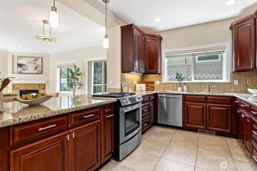 Property photo for 9541 Slater Avenue Ne, Kirkland photo 6