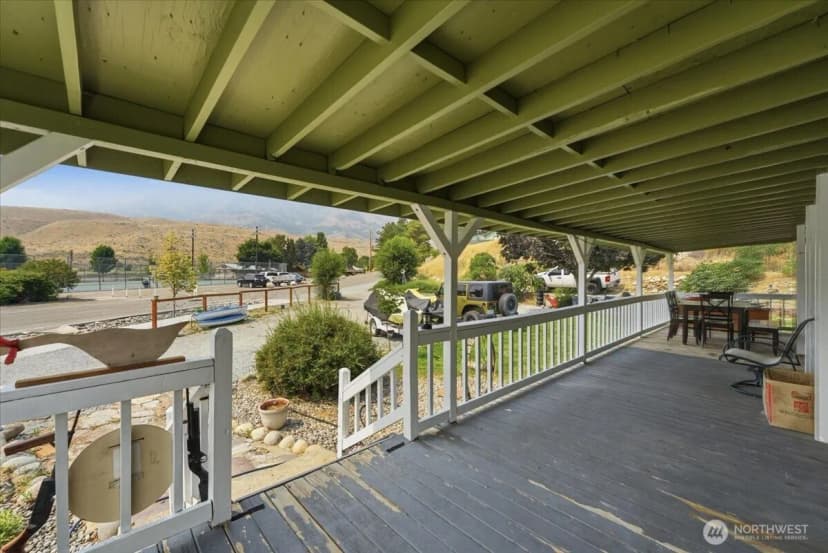 Property photo for 634 Warren Avenue W, Pateros photo 11