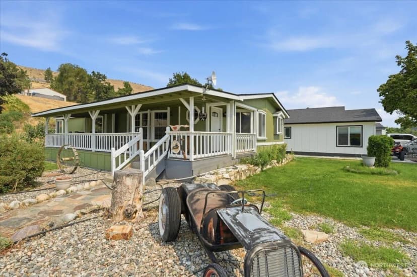 Property photo for 634 Warren Avenue W, Pateros photo 35