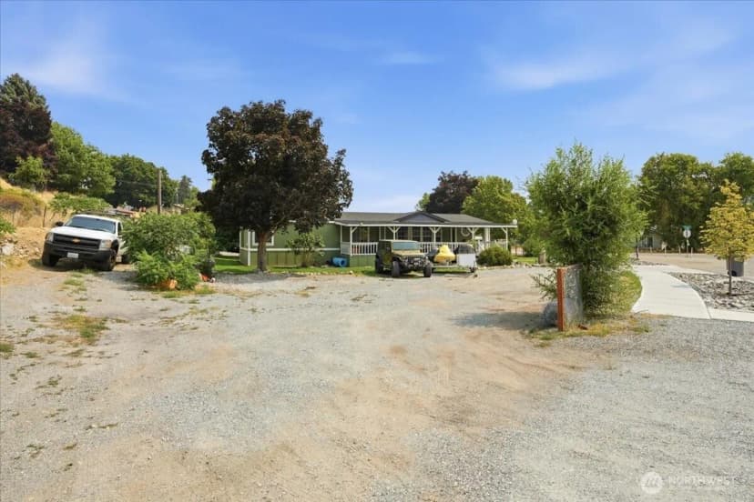 Property photo for 634 Warren Avenue W, Pateros photo 34